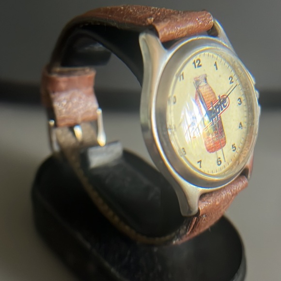 Vintage Snapple Watch - Picture 11 of 14
